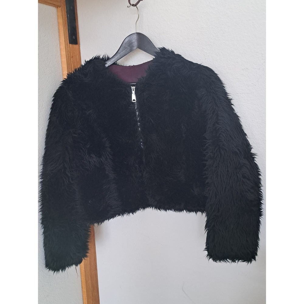 Black Shaggy Faux Fur Cropped Jacket Zip Front Burgundy Lining Womens Medium